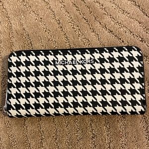 Michael Kors Jet Set wallet